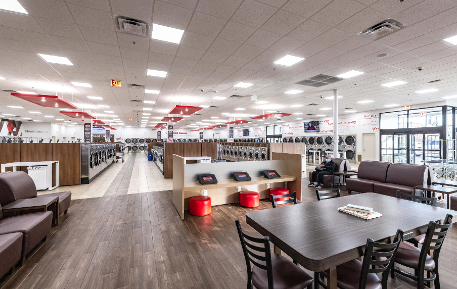 GrandAvenue-Chicago_2021_2238-ok Laundromat interior
